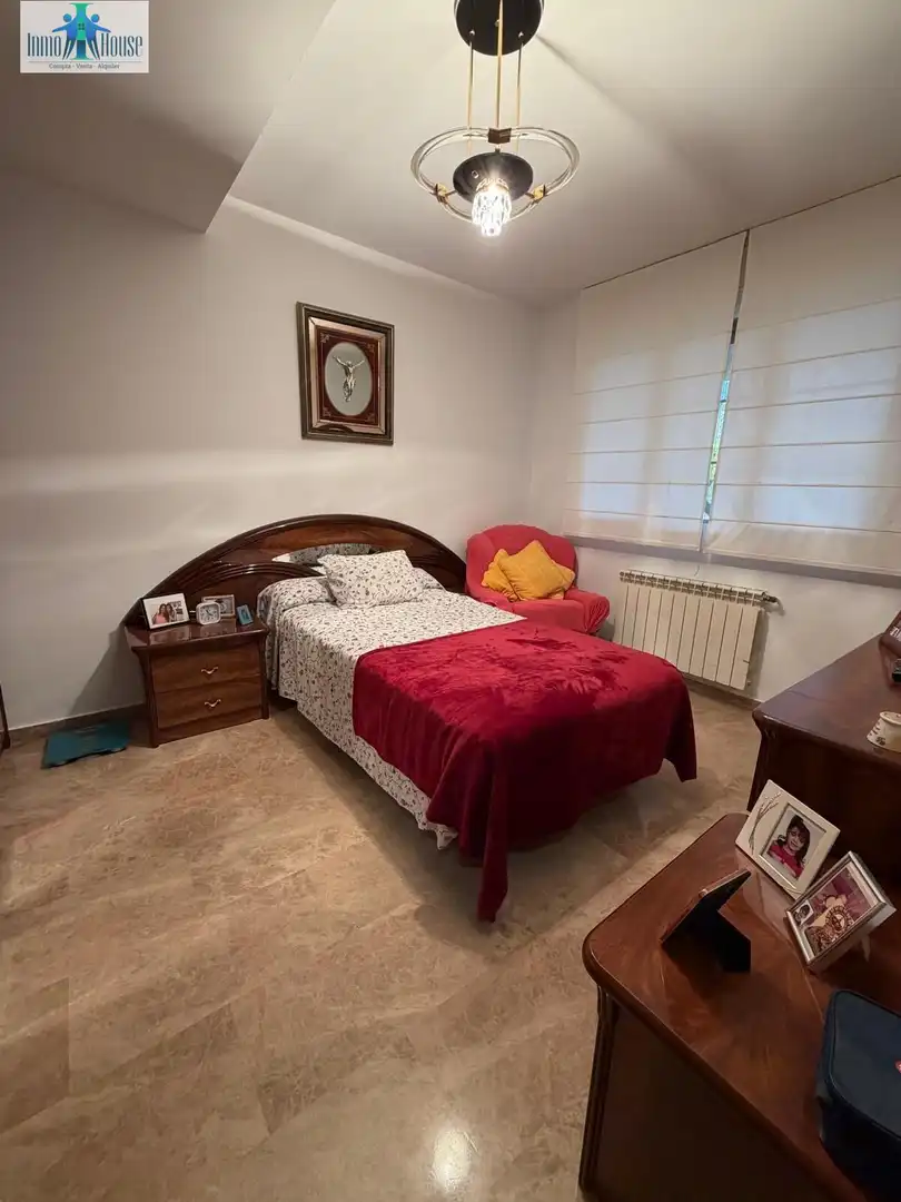 Habitación de Casa adosada en venta en Albacete con Aire acondicionado, Calefacción y Trastero