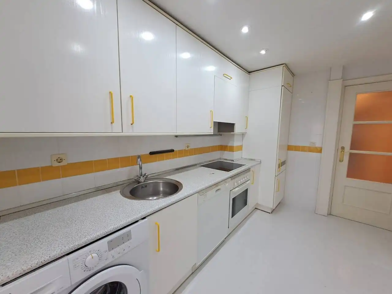 Flat with terrace for sale in Calle Fernán González, imagen 16