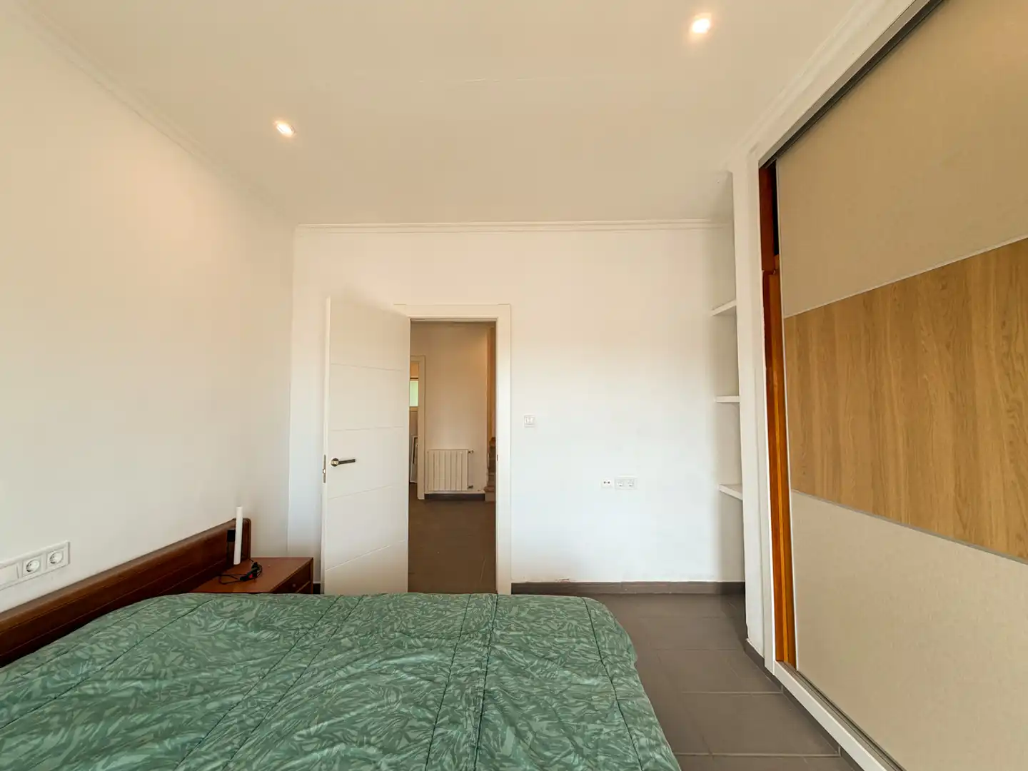 Schlafzimmer von Haus oder Chalet zum Verkauf in Gilet mit Heizung, Parkett und Terrasse