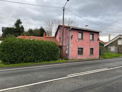 Vista exterior de Casa o xalet en venda en Narón amb Jardí privat i Traster