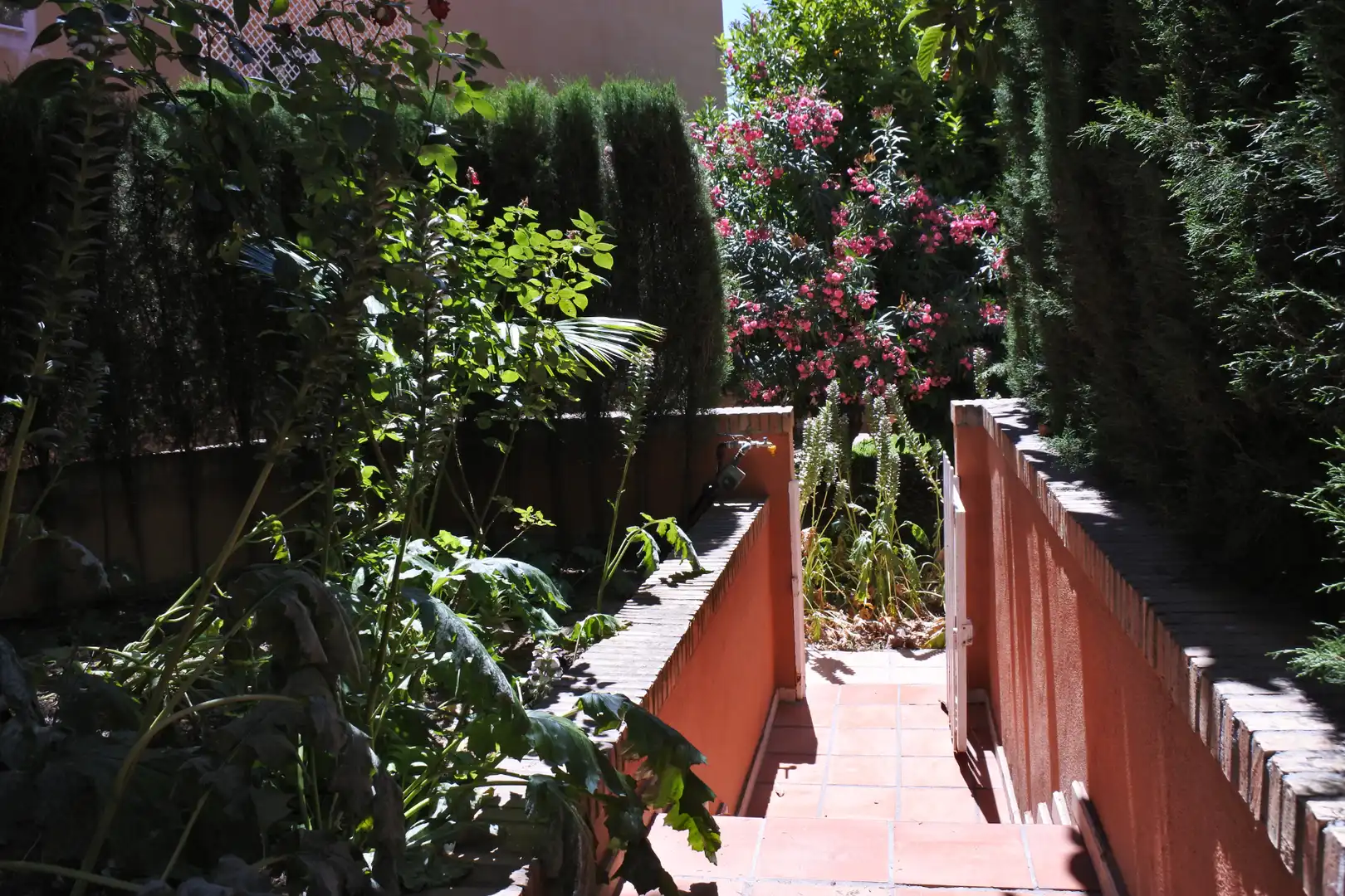 Jardín de Piso para compartir en Granada con Aire acondicionado, Calefacción y Jardín privado