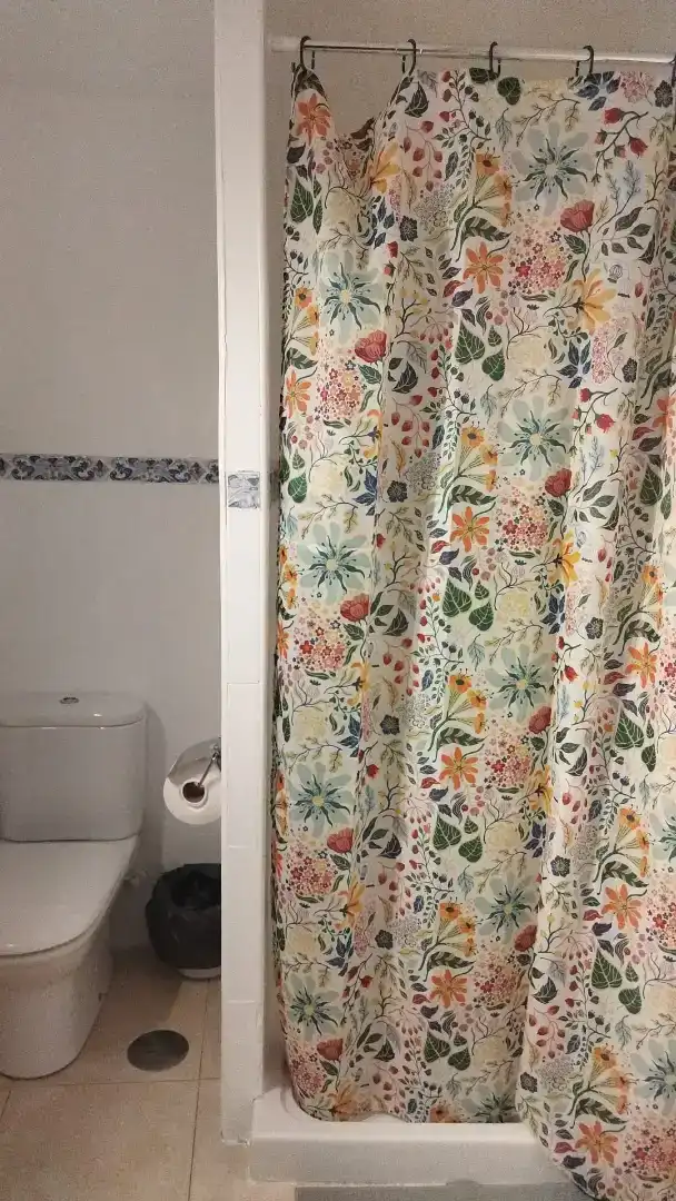 Bathroom of Detached homes for share in Martos  with Air Conditioner and Furnished