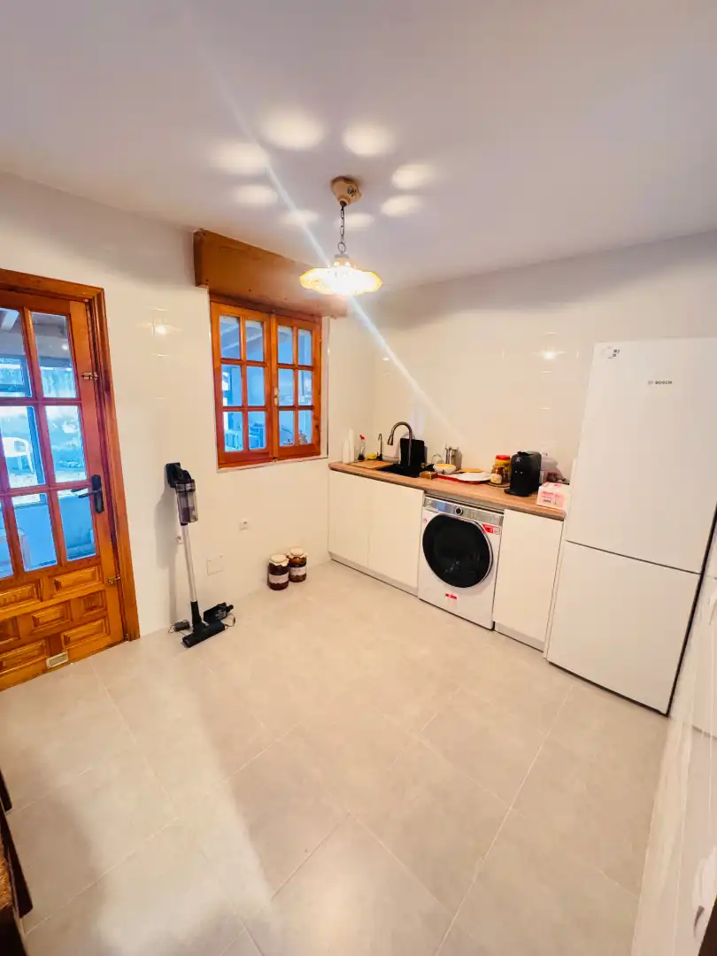 Cocina de Casa adosada en venta en Laguna de Duero con Calefacción, Jardín privado y Parquet