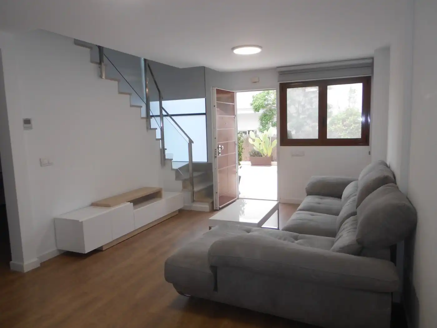 Sala de estar de Casa adosada de alquiler en Murcia con Aire acondicionado, Calefacción y Terraza