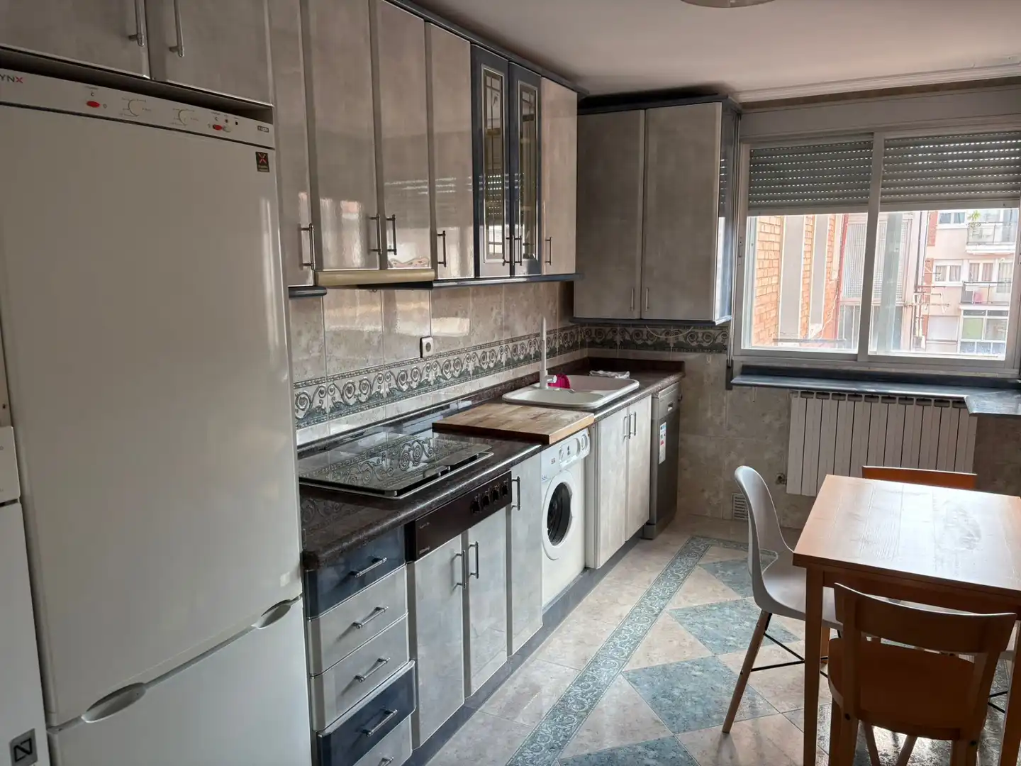 Cuina de Pis en venda en Palencia amb Calefacció, Terrassa i Moblat