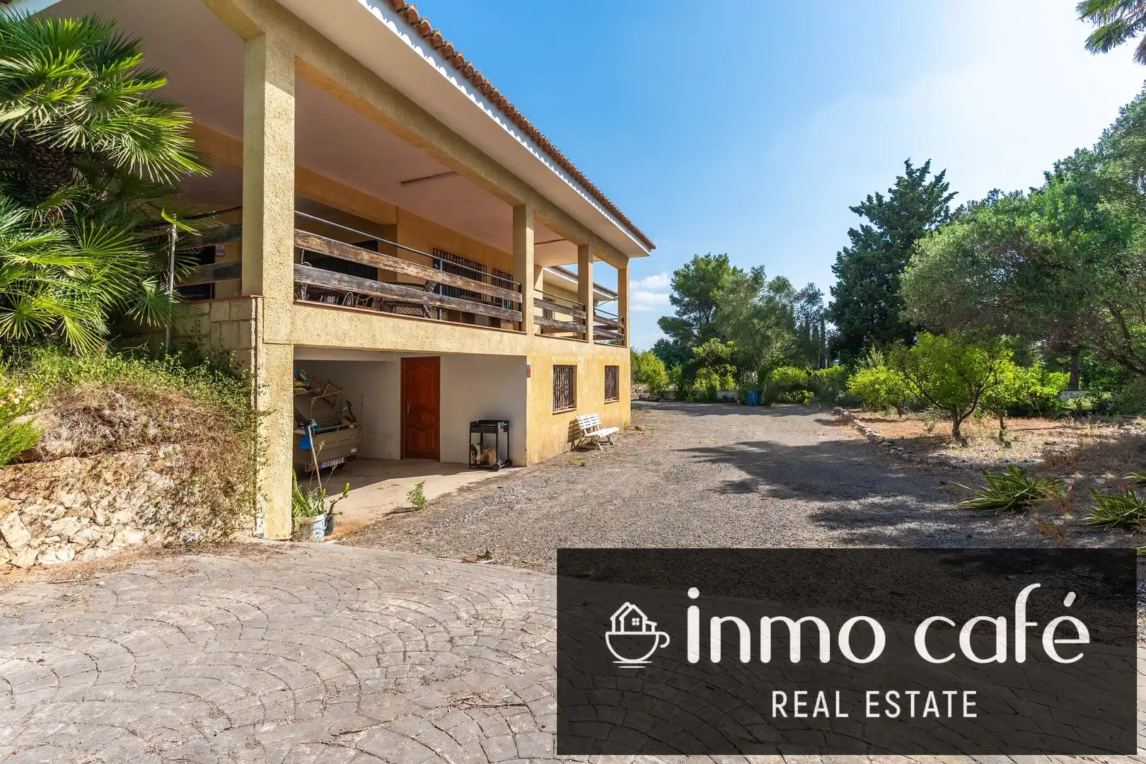 Vista exterior de Casa o xalet en venda en Montesa amb Terrassa i Piscina