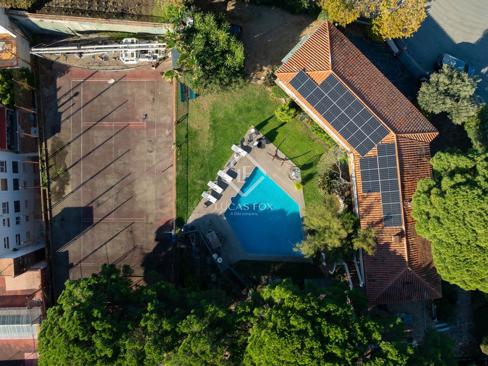 Piscina de Casa o xalet en venda en Sant Pol de Mar amb Aire condicionat, Calefacció i Jardí privat