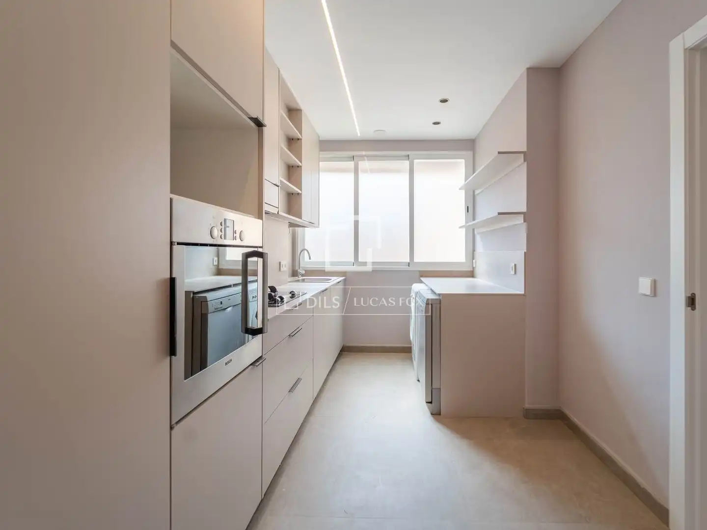Cuina de Pis de lloguer en Valencia amb Aire condicionat, Parquet i Terrassa