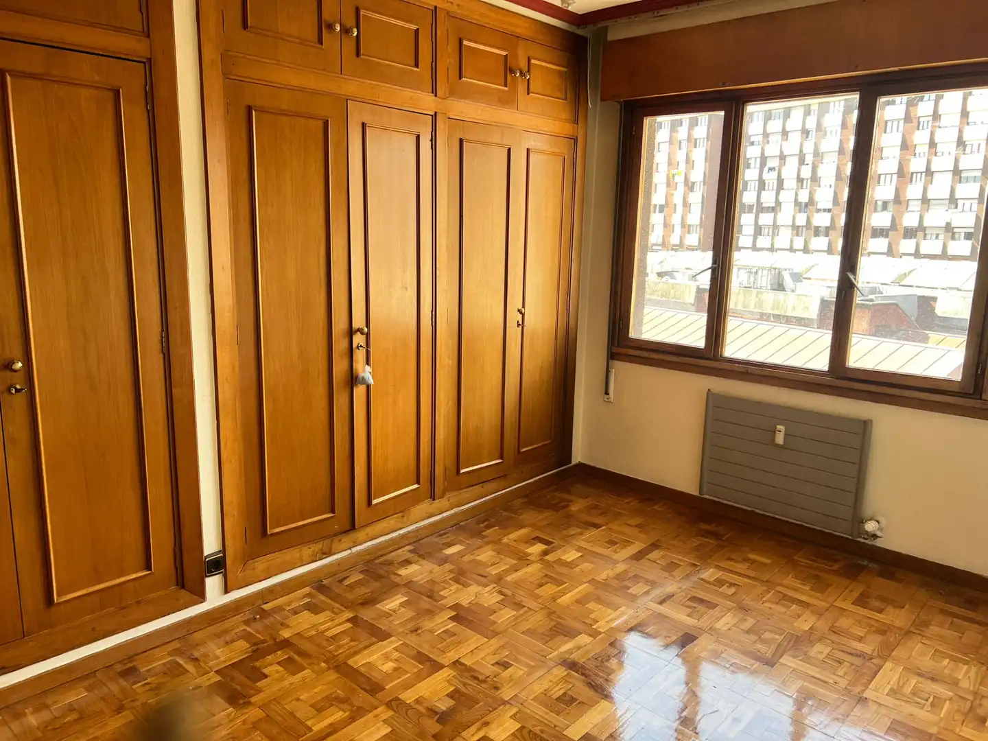 Habitación de Piso en venta en Oviedo  con Calefacción, Parquet y Terraza