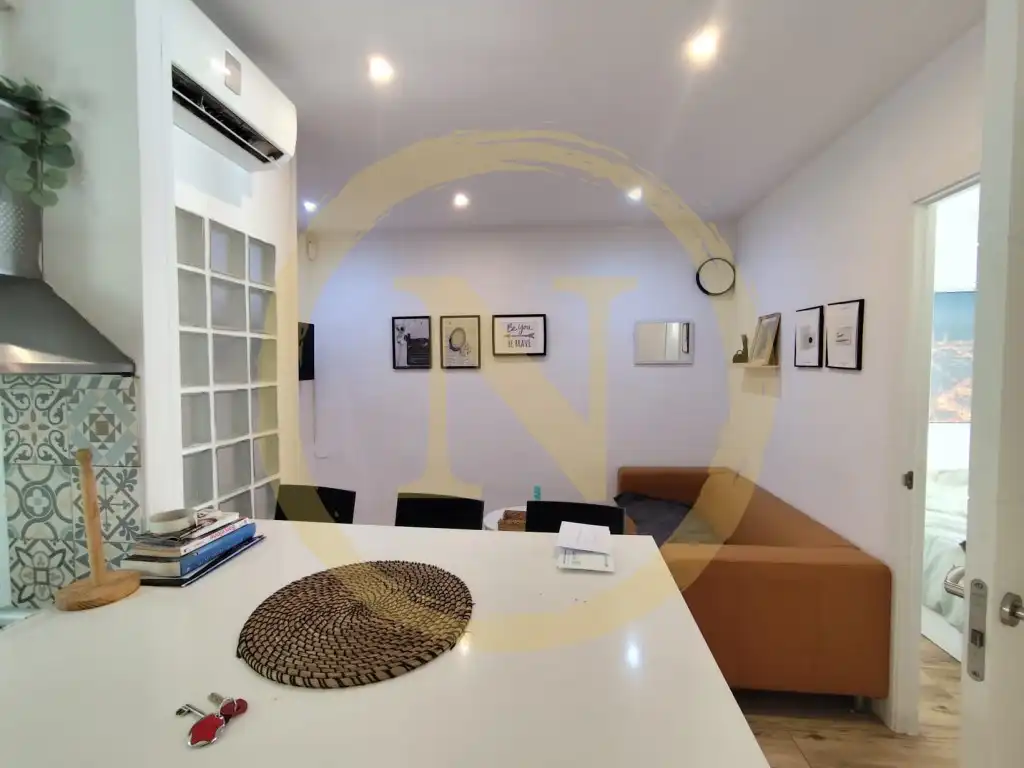 Piso en venta en Carrer de Pujós, Collblanc