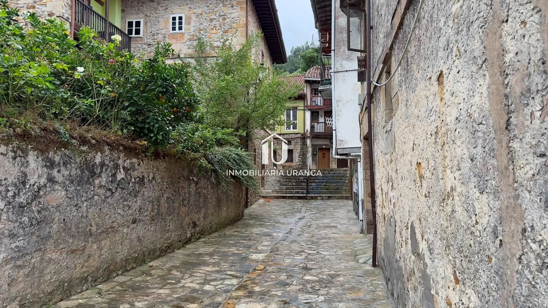 Vista exterior de Pis en venda en Limpias amb Calefacció, Jardí privat i Moblat