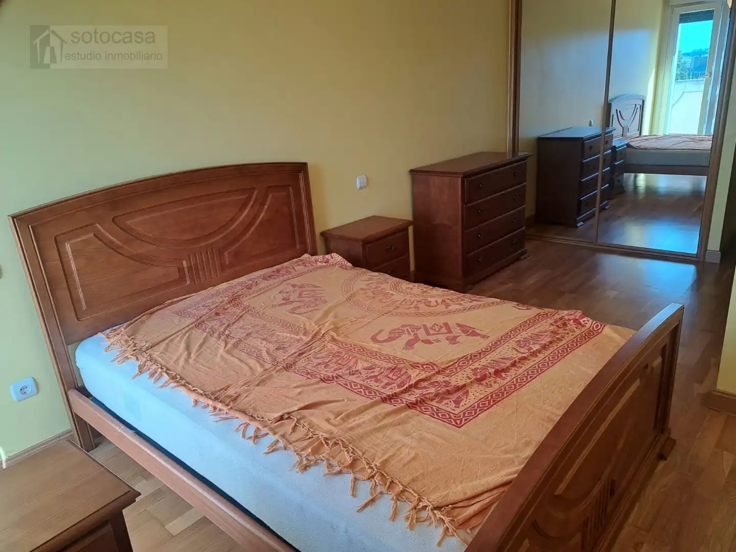 Bedroom of Attic for rent in Valladolid  with Heating, Terrace and Swimming Pool