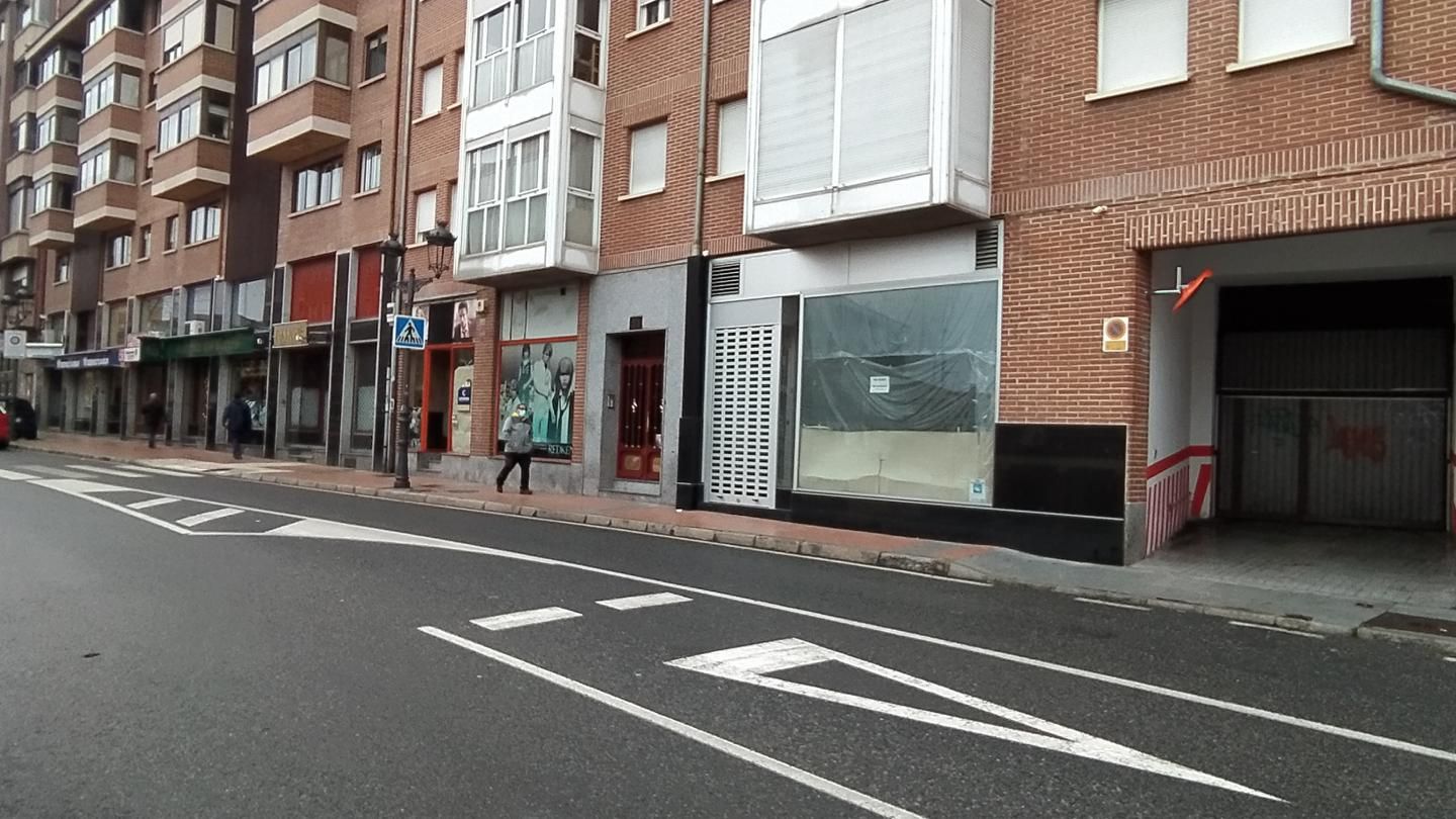 Exterior view of Premises for sale in Ávila Capital  with Air Conditioner