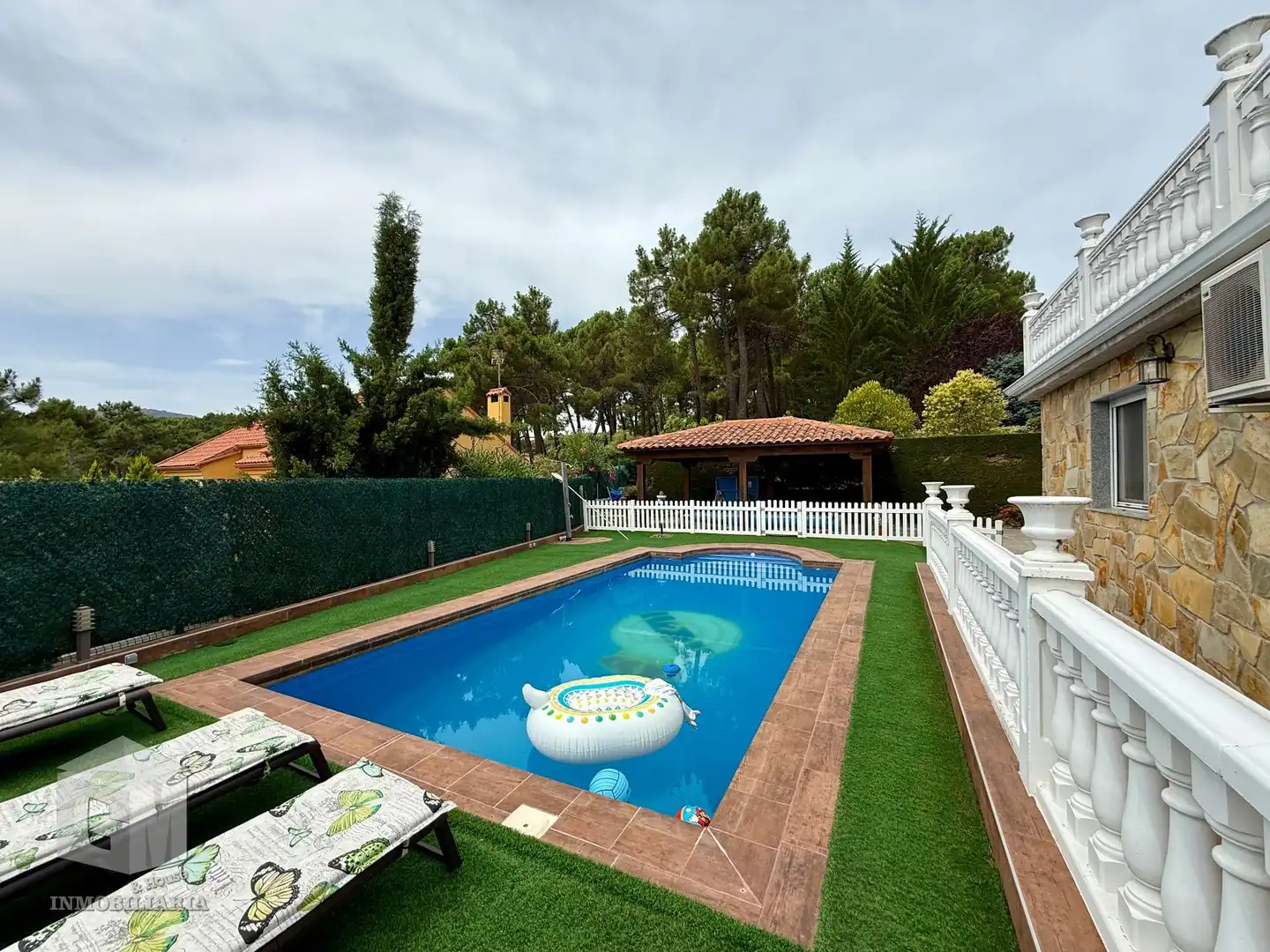 Piscina de Casa o xalet en venda en Cadalso de los Vidrios amb Aire condicionat, Calefacció i Jardí privat