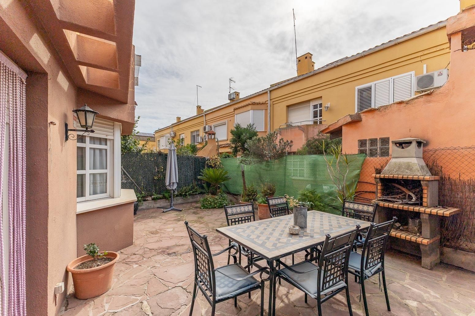 Terrace of Single-family semi-detached for sale in Manises  with Air Conditioner, Private garden and Parquet flooring