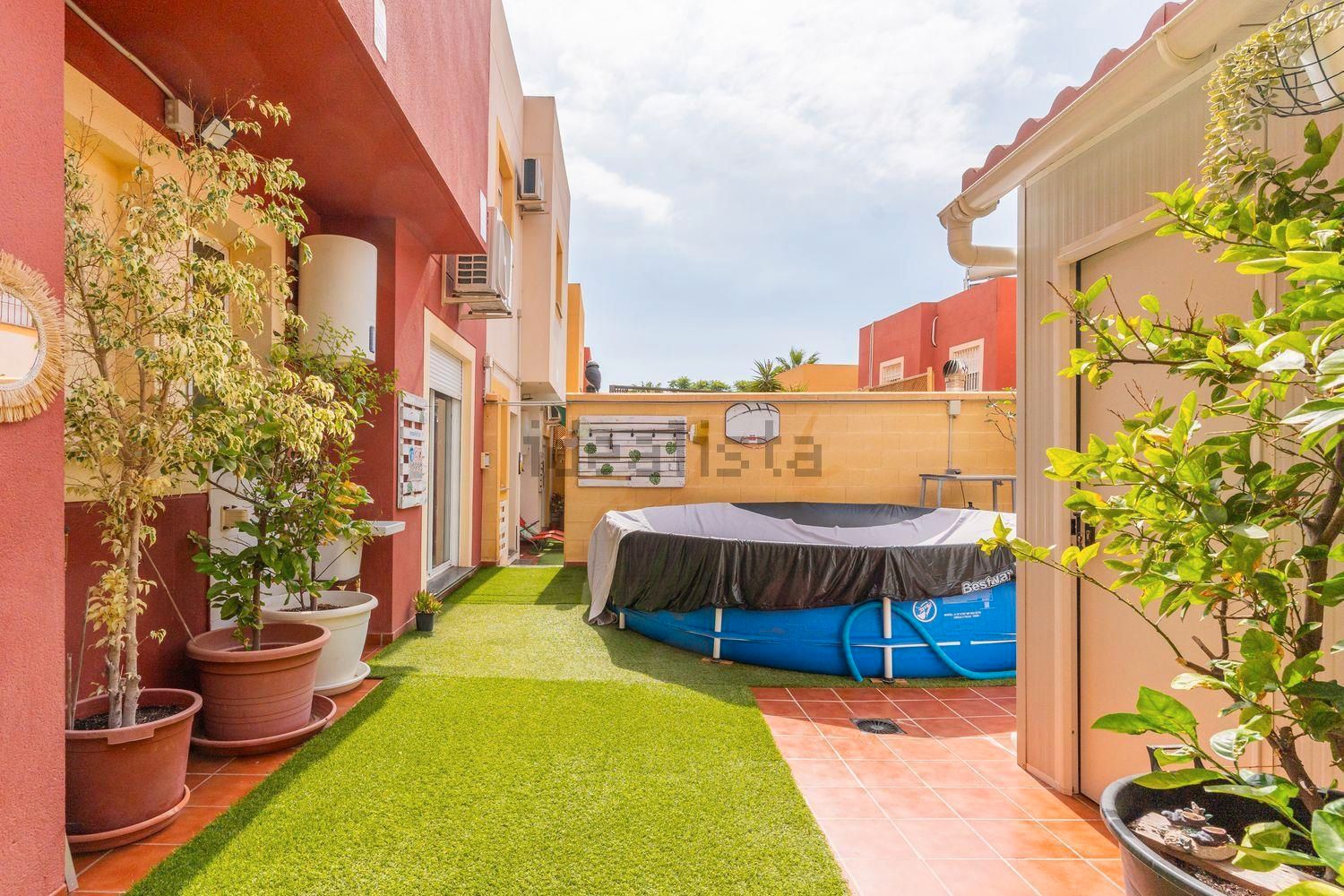 Terrassa de Casa adosada en venda en Vícar amb Aire condicionat, Traster i Moblat