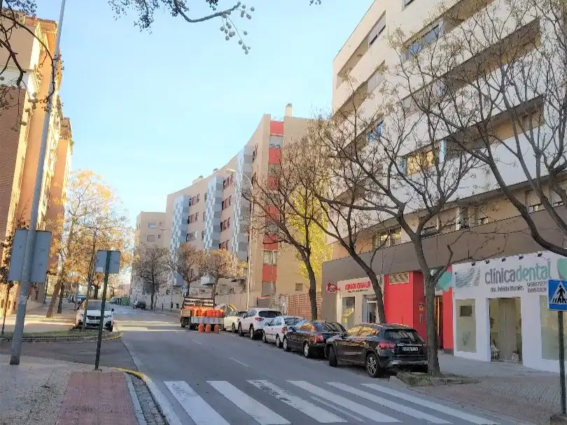 Außenansicht von Garage zur Miete in Granada