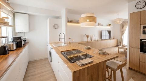 Foto 2 de Apartamento en venta en De la Florida, La Gavarra, Cornellà de Llobregat
