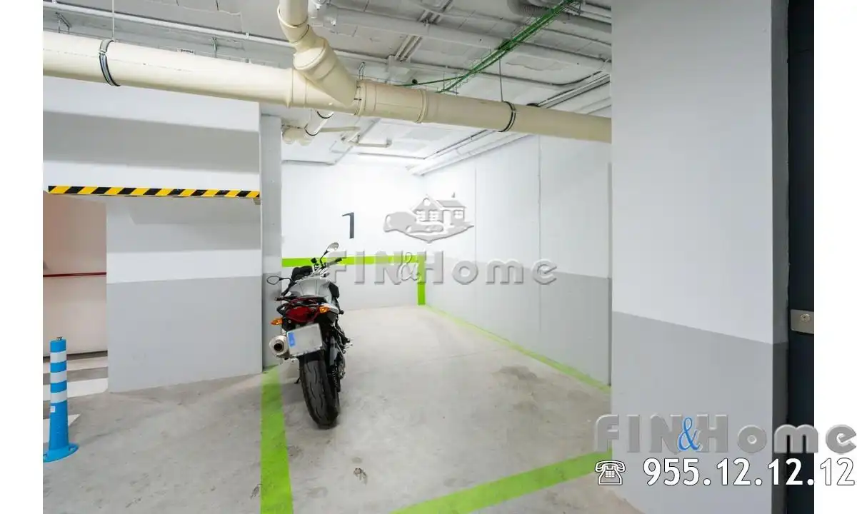 Parking de Ático en venta en Sevilla con Aire acondicionado, Calefacción y Jardín privado