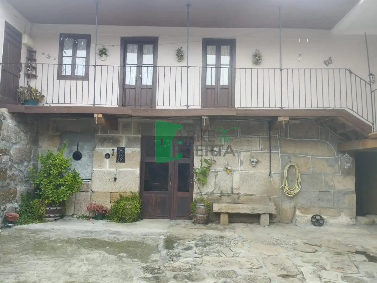 Vista exterior de Casa o chalet en venta en Punxín con Jardín privado, Amueblado y Balcón