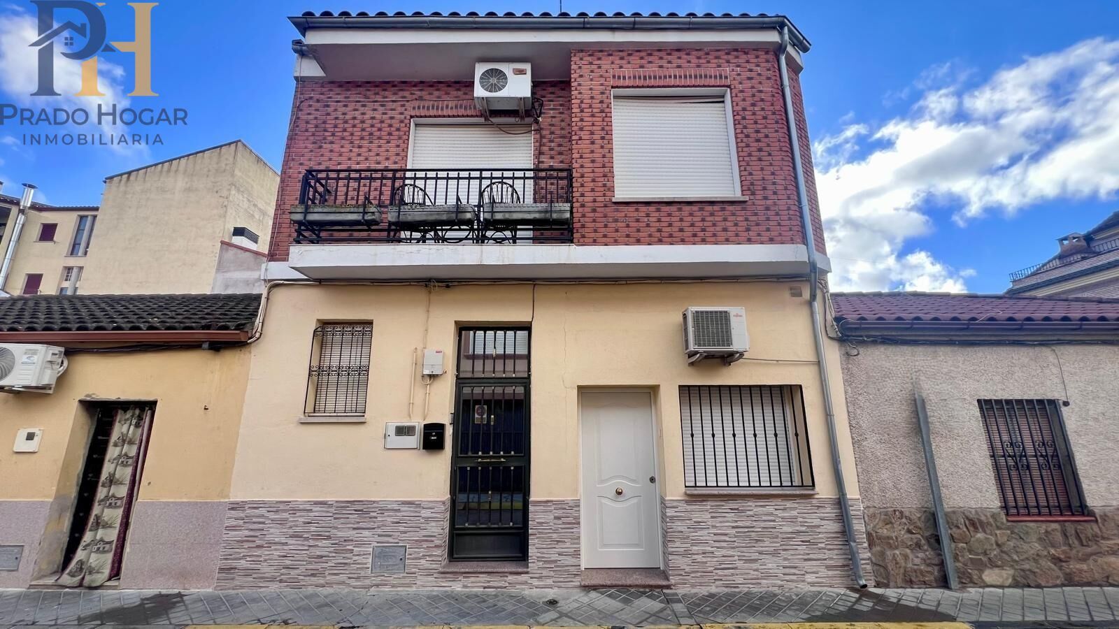 Exterior view of House or chalet for sale in Talavera de la Reina  with Air Conditioner, Heating and Terrace