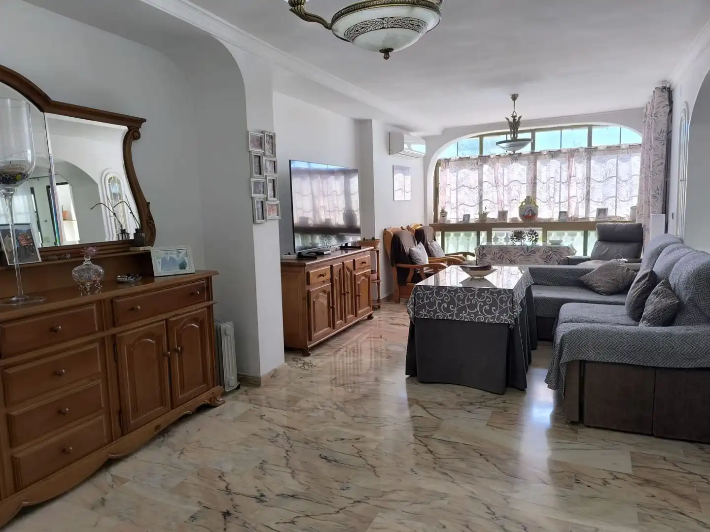 Sala d'estar de Casa o xalet en venda en Motril amb Aire condicionat