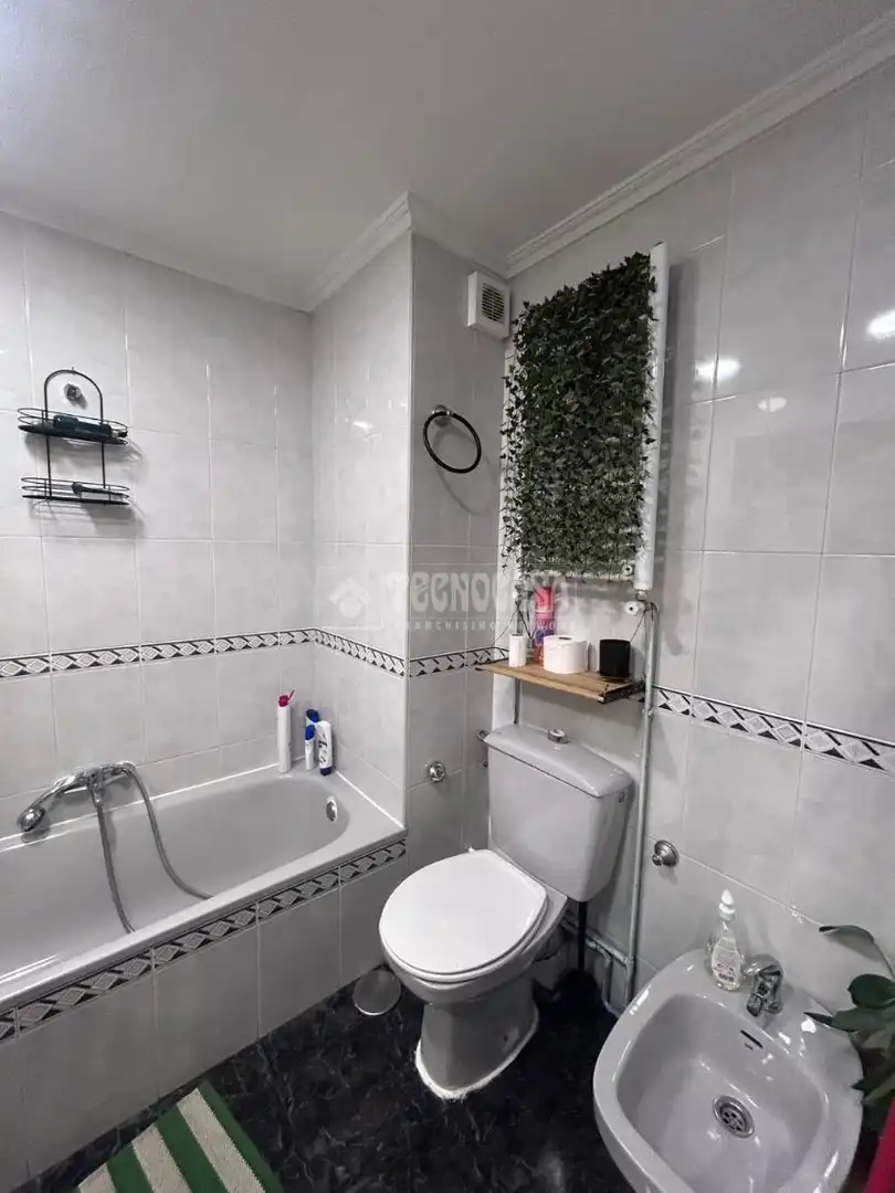 Baño de Piso en venta en Valdemoro con Aire acondicionado y Calefacción