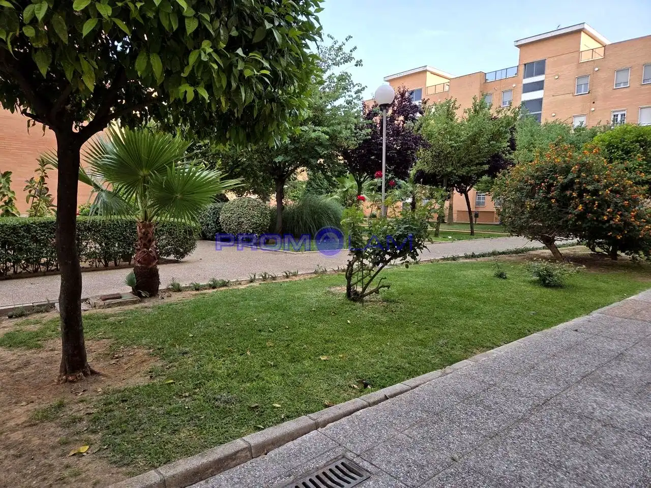 Jardín de Piso en venta en Mairena del Aljarafe con Aire acondicionado y Terraza