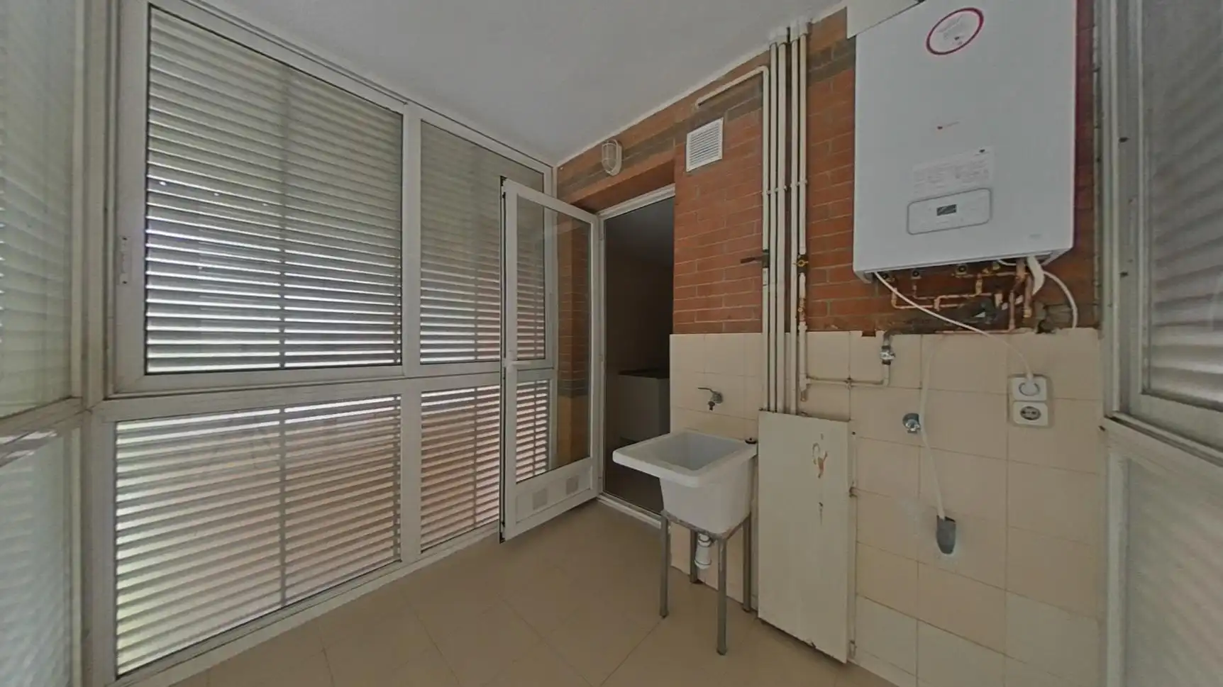 Dormitori de Pis en venda en Sant Cugat del Vallès amb Calefacció, Parquet i Piscina