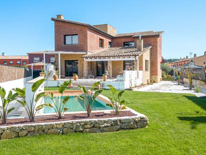 Vista exterior de Casa o xalet en venda en Vall-llobrega amb Aire condicionat, Terrassa i Piscina