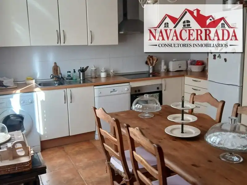 Cuina de Casa o xalet en venda en Navacerrada amb Calefacció, Jardí privat i Piscina comunitària