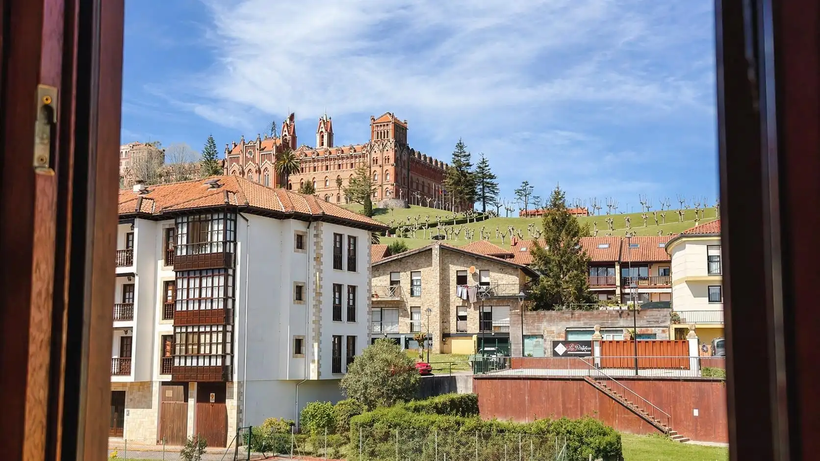 Außenansicht von Maisonette zum Verkauf in Comillas (Cantabria) mit Heizung