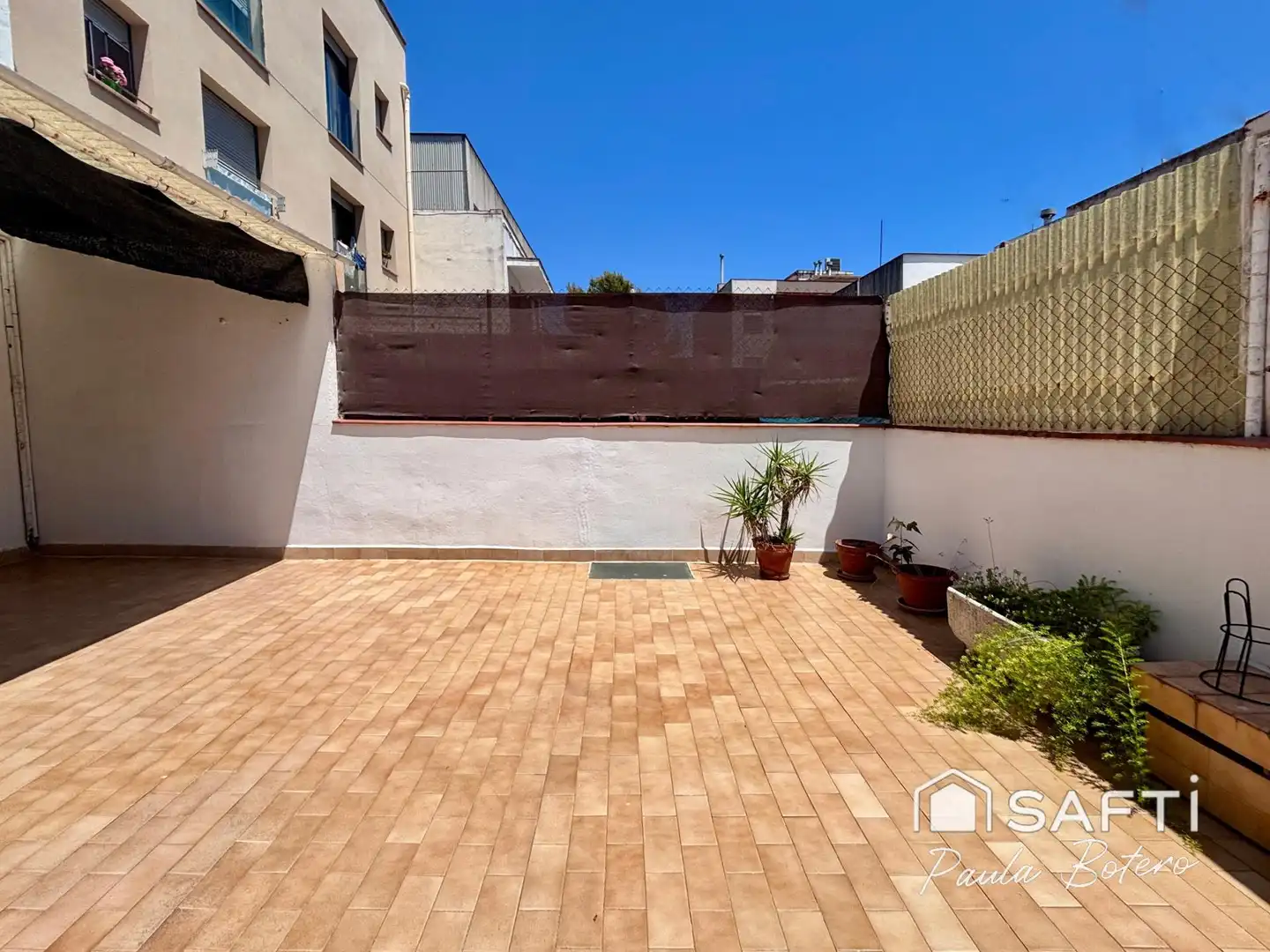 Vista exterior de Casa adosada en venda en Vilanova i la Geltrú amb Aire condicionat, Calefacció i Terrassa