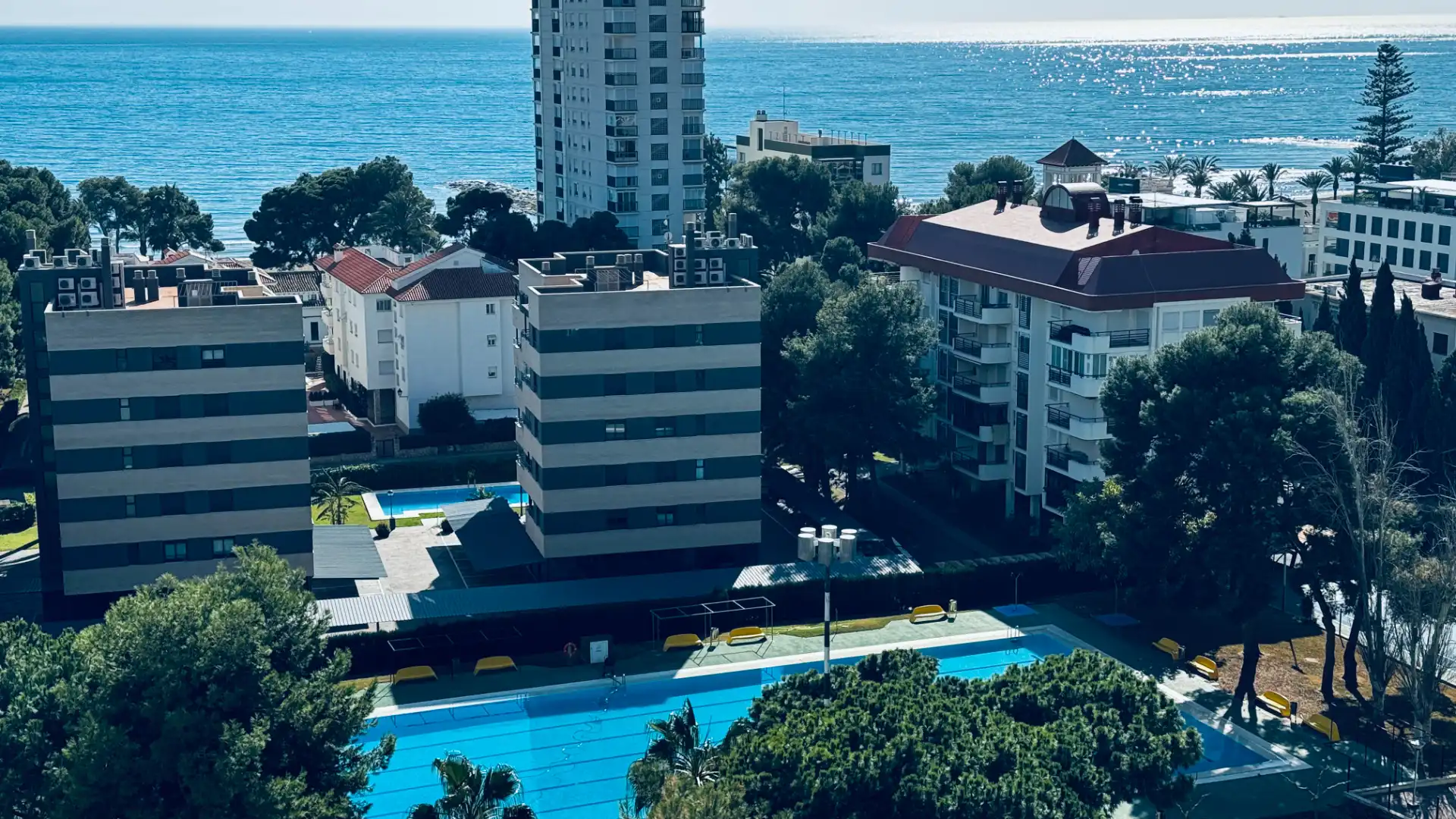 Piscina de Apartament en venda en Benicasim / Benicàssim amb Jardí privat, Terrassa i Moblat