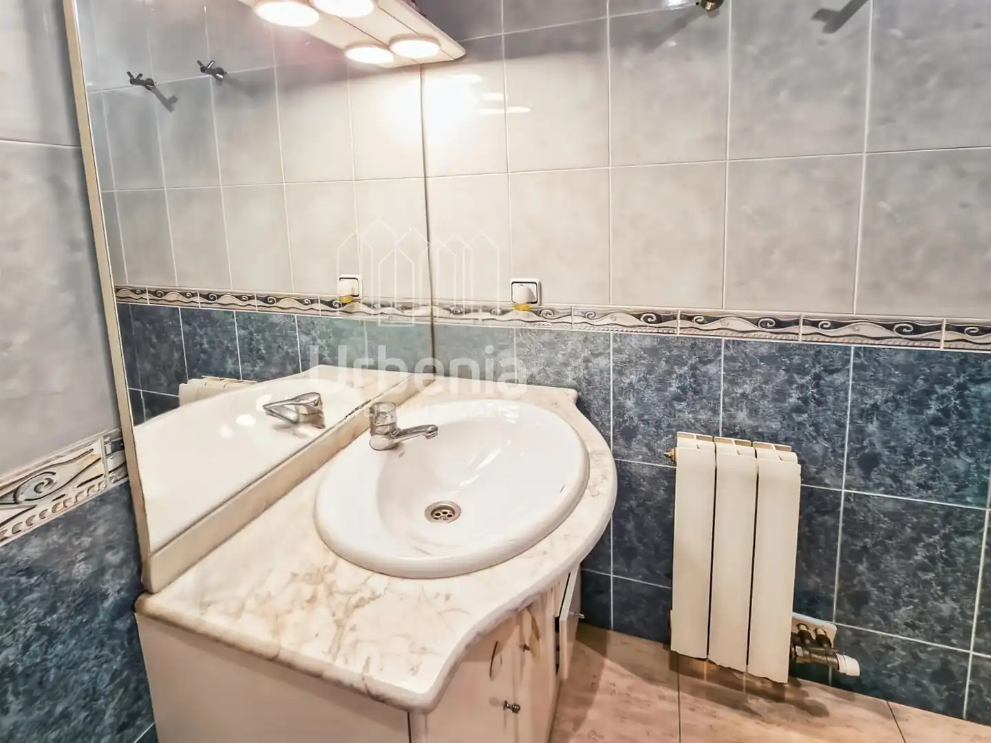 Bathroom of Flat for sale in Mataró  with Heating, Terrace and Storage room
