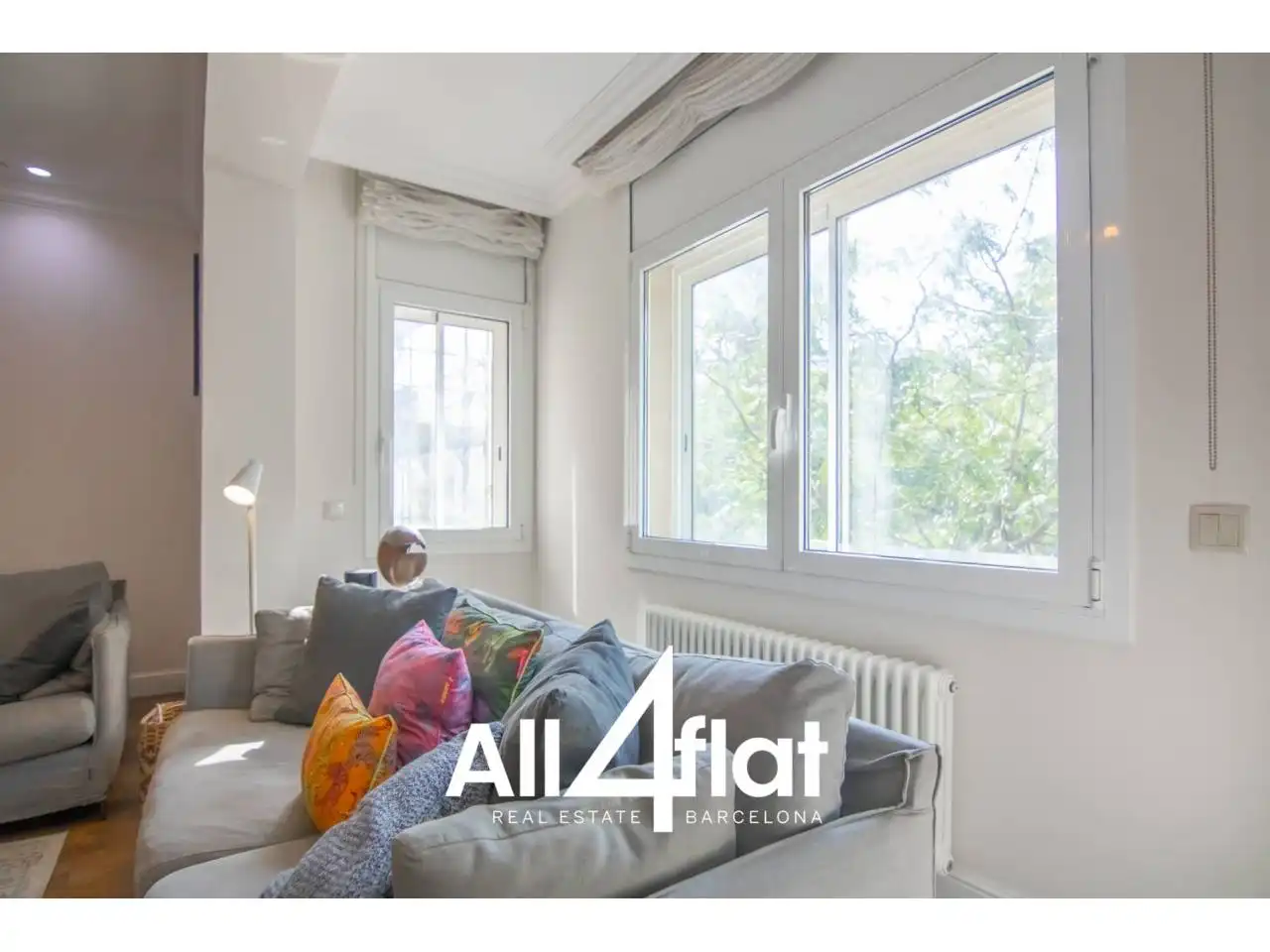 Bedroom of Flat for sale in Barcelona  with Air Conditioner, Heating and Parquet flooring