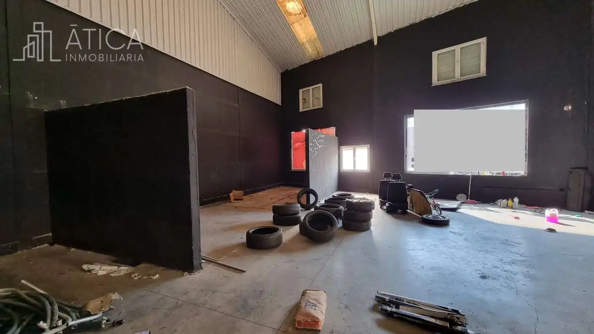 Industrial building for sale in Villares de la Reina, imagen 3