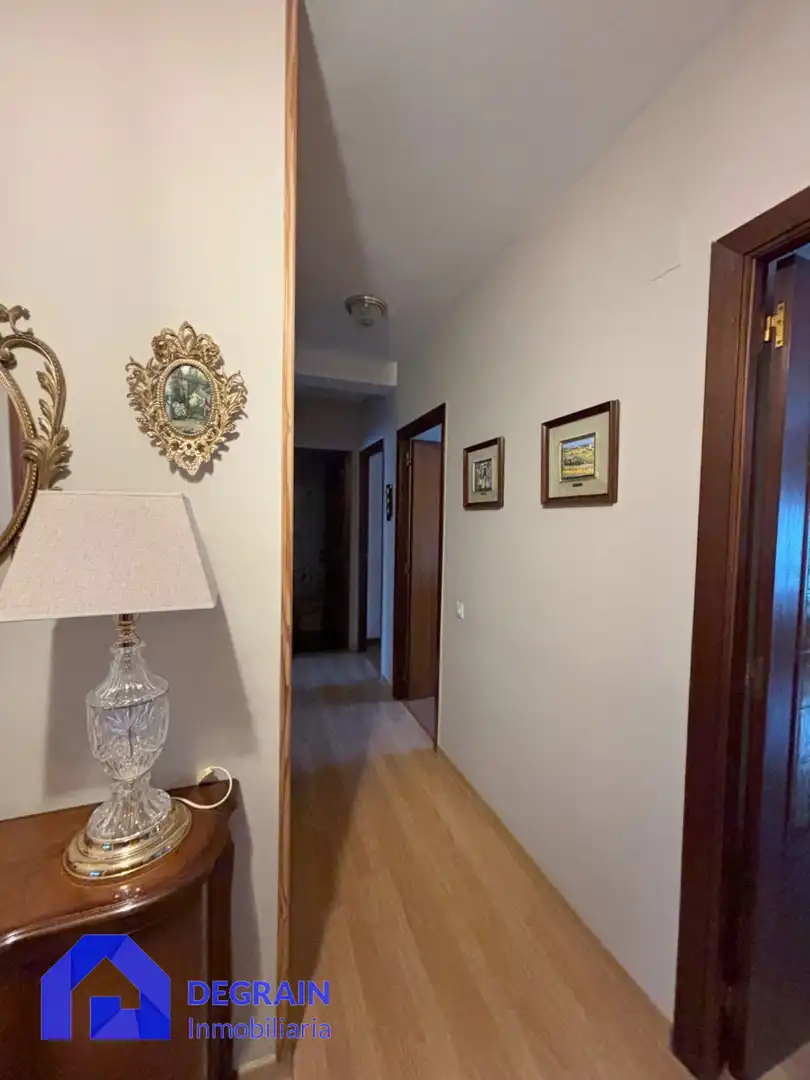 Piso de alquiler en Oviedo  con Calefacción, Terraza y Trastero