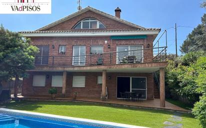Exterior view of House or chalet for sale in Sant Cugat del Vallès  with Air Conditioner, Heating and Private garden