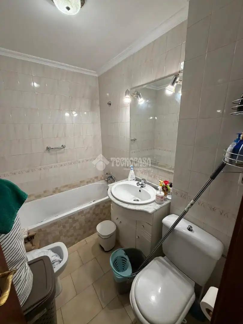 Baño de Piso en venta en Sevilla con Aire acondicionado