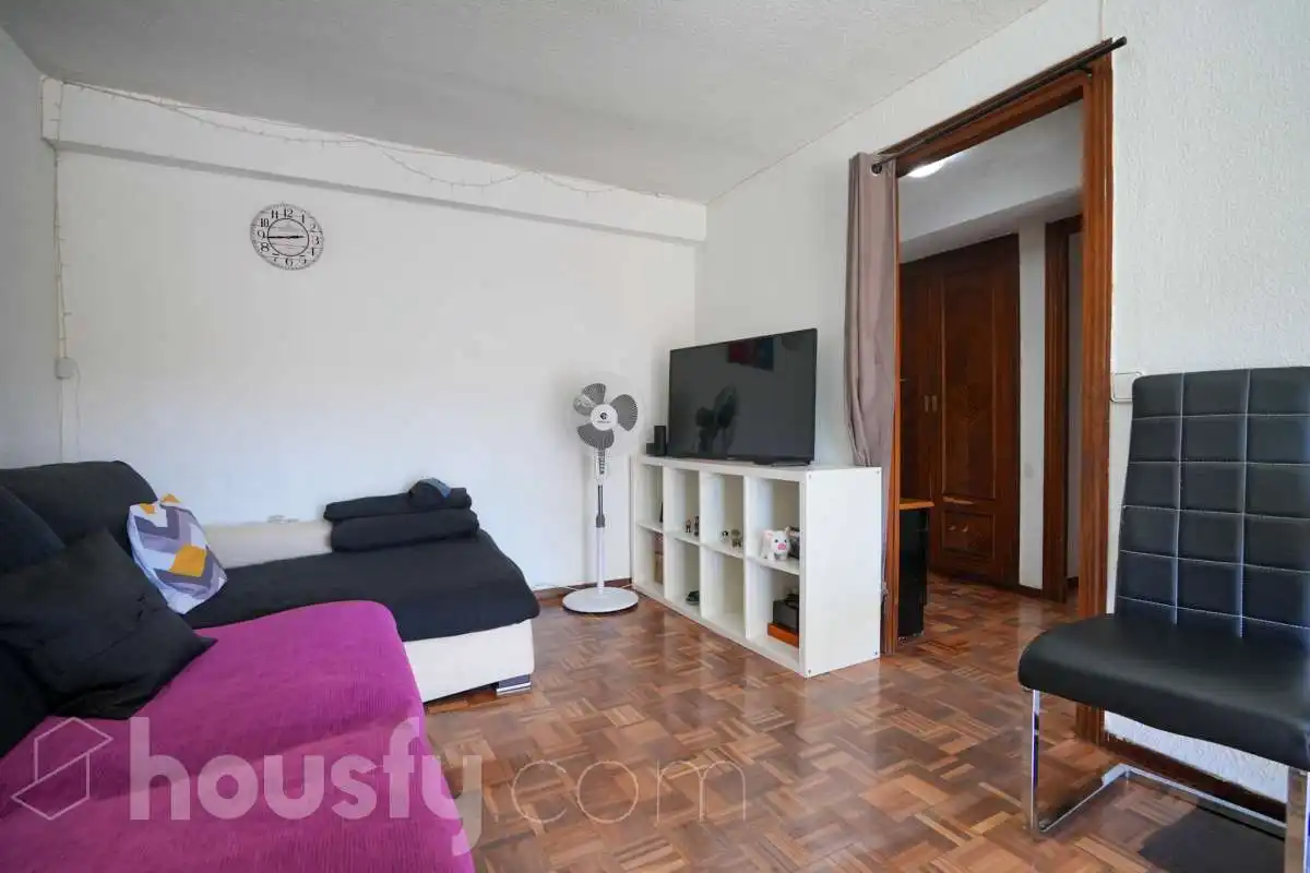 Sala d'estar de Pis en venda en Madrid amb Calefacció, Parquet i Terrassa