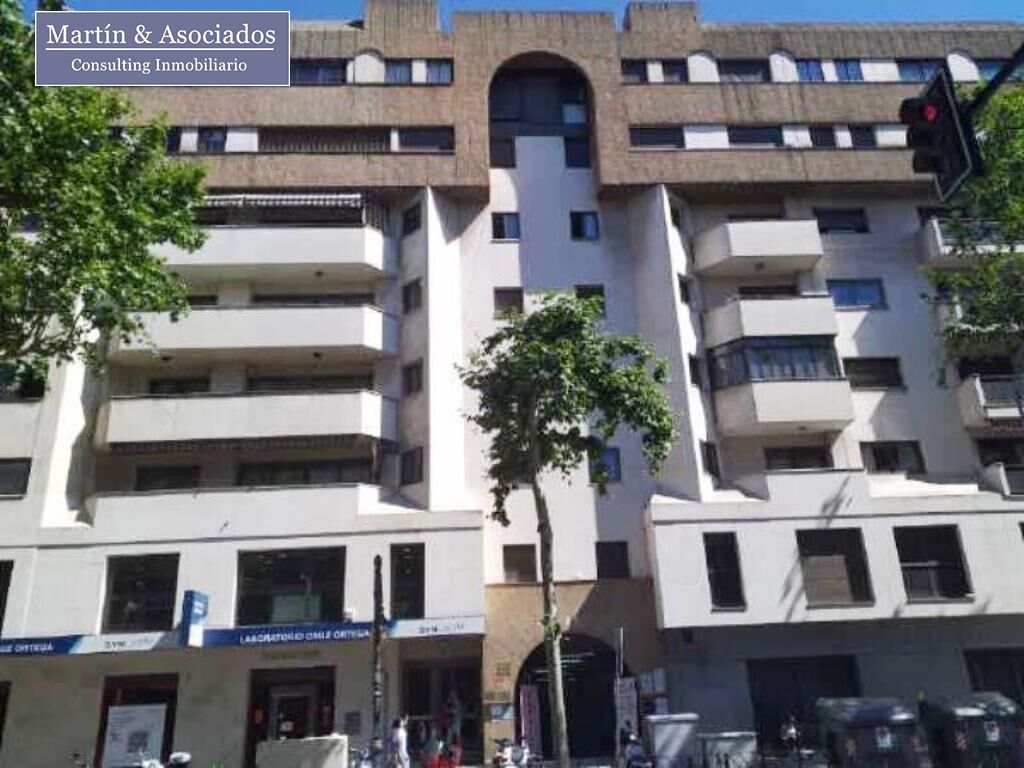 Pis en venda a  RONDA DE LOS TEJARES, 19, Zona Centro, Centro