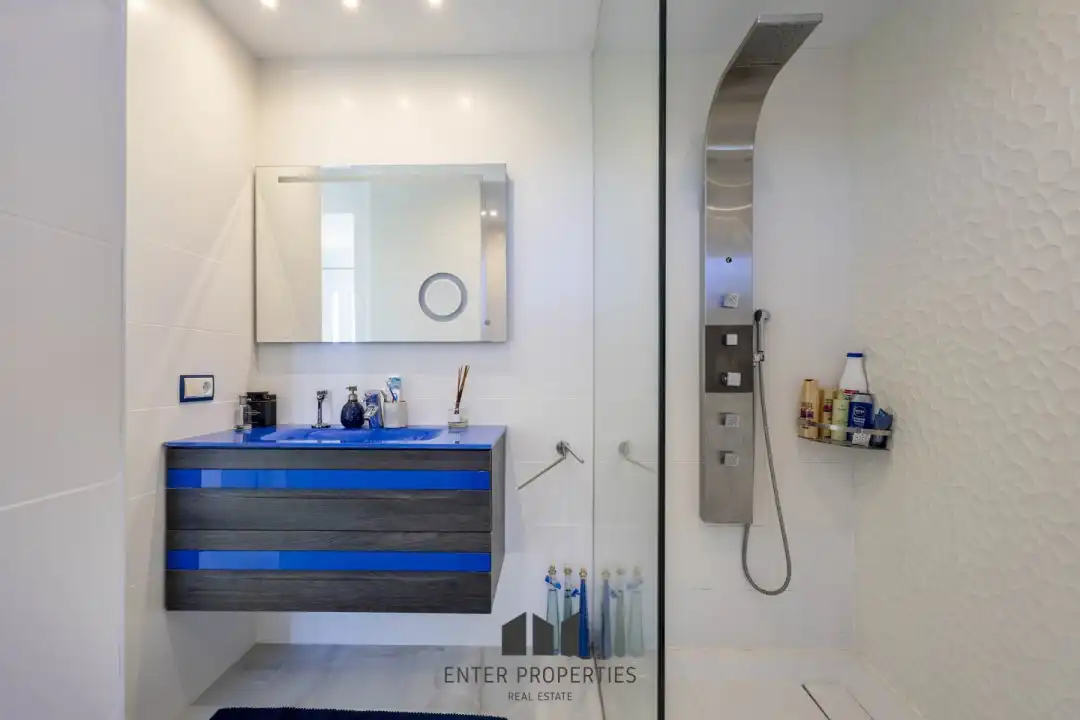 Bathroom of Flat for rent in Calpe / Calp  with Air Conditioner, Heating and Terrace