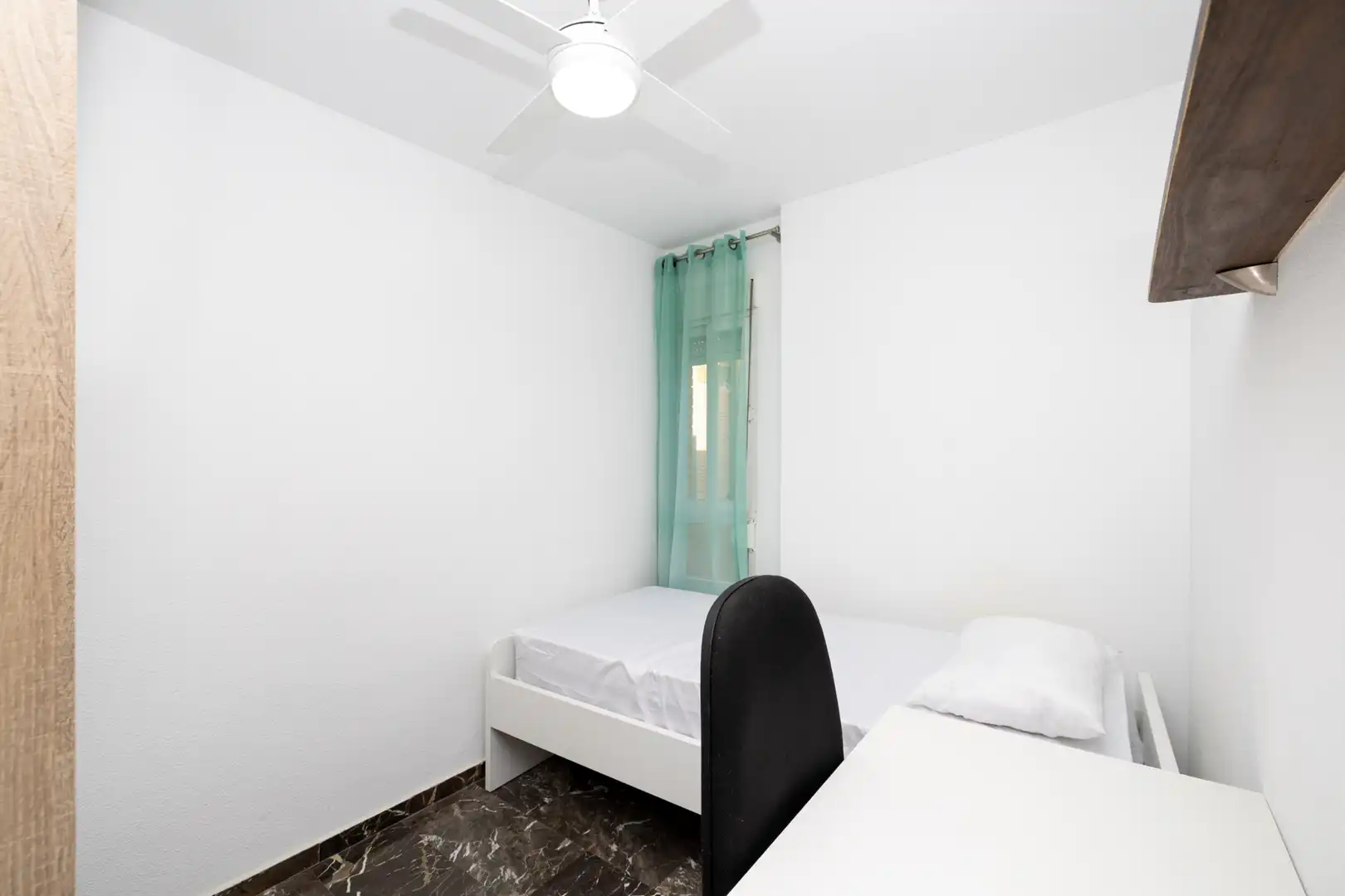 Bedroom of Flat for rent in Granada  with Air Conditioner, Heating and Terrace