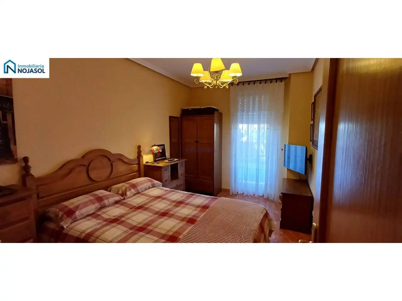 Dormitori de Apartament de lloguer en Arnuero amb Calefacció, Terrassa i Moblat
