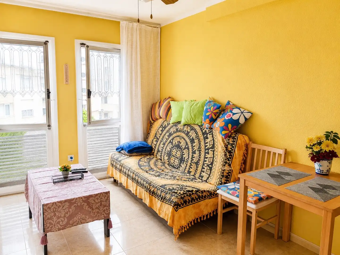 Sala de estar de Dúplex en venta en Torrevieja con Calefacción, Terraza y Piscina