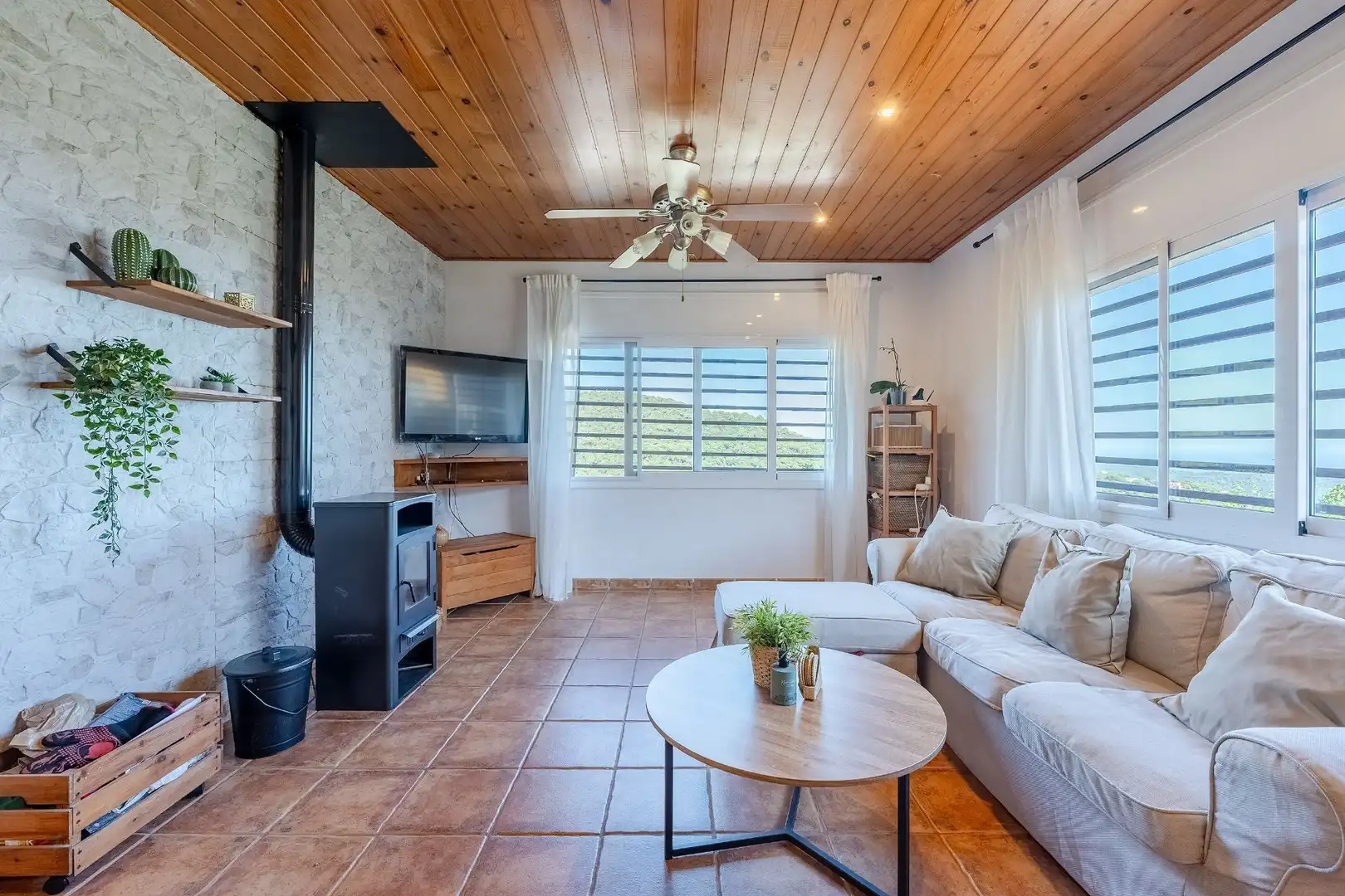 Living room of Houses for sale in Sant Cebrià de Vallalta  with Heating, Private garden and Storage room