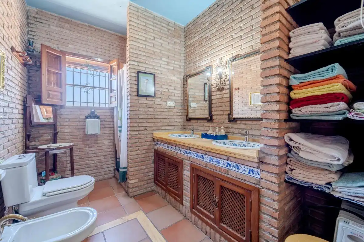 Baño de Finca rústica en venta en Antequera con Aire acondicionado, Calefacción y Jardín privado