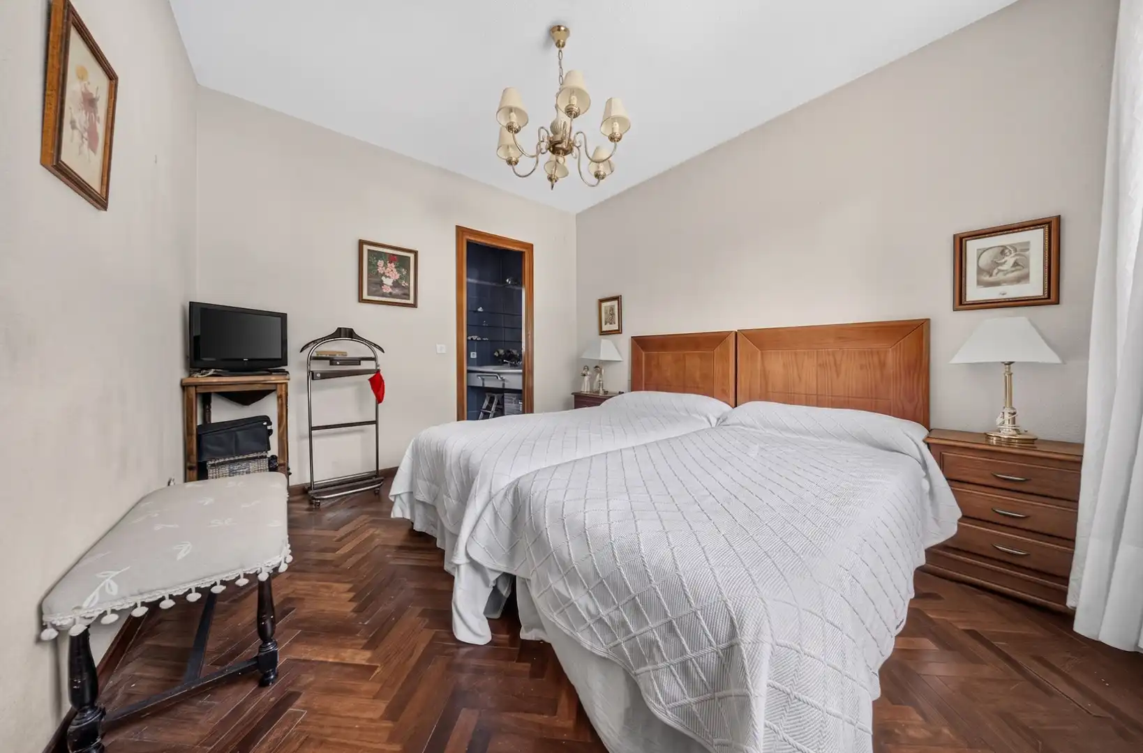 Schlafzimmer von Haus oder Chalet zum Verkauf in Torrelodones mit Heizung, Privatgarten und Parkett