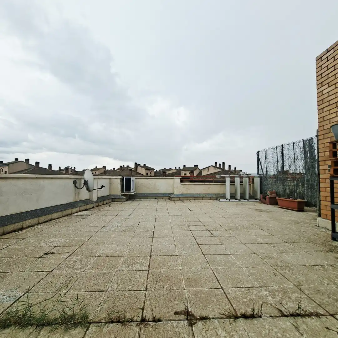 Penthouse with lift for sale in Oliver-Valdefierro, imagen 28